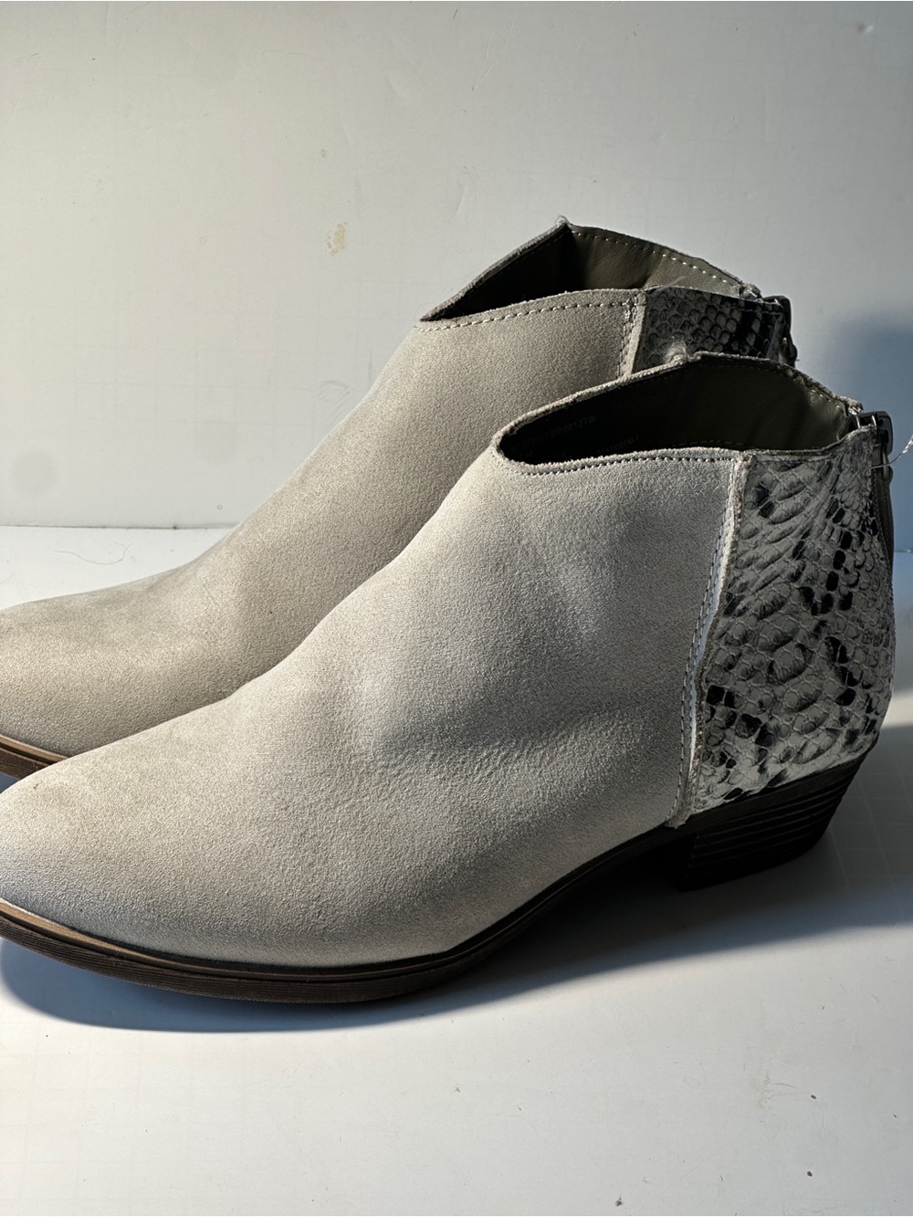 True Craft Gray Taupe Snakeskin Ankle Booties 7.5
